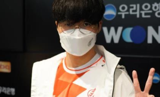 她在射门前 她在射门前